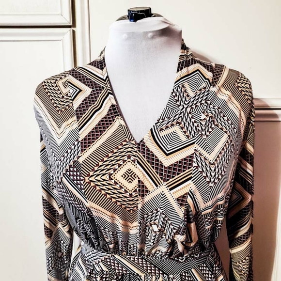 Charming Charlie Geometric Tie Back Dress - Picture 4 of 6